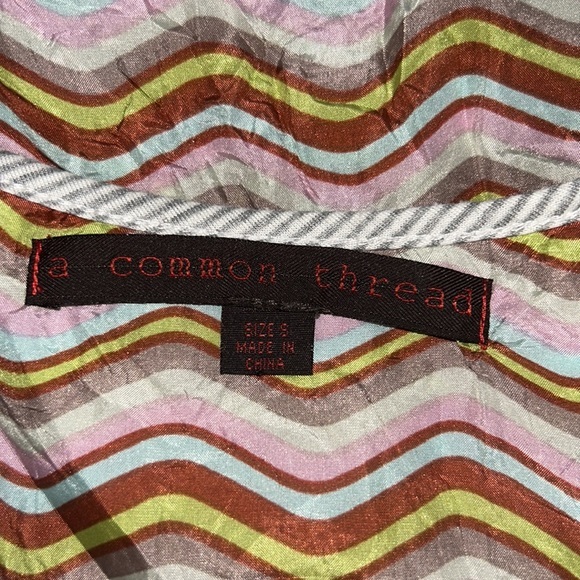 Sleeveless Blouse Patterns With Beautiful‎ Details - Picture 4 of 6